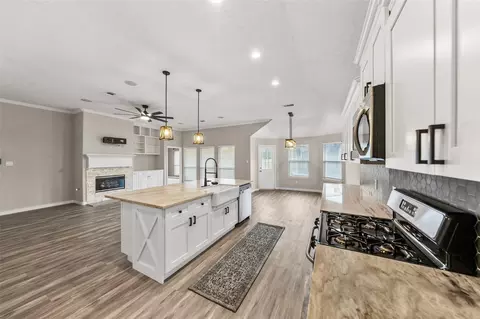 Kitchen - 2435 Soledad Ridge Dr, Spring, TX 77373 photo 3 of 7