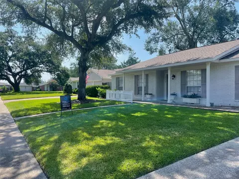 9315 Fairdale Ln, Houston, TX 77063