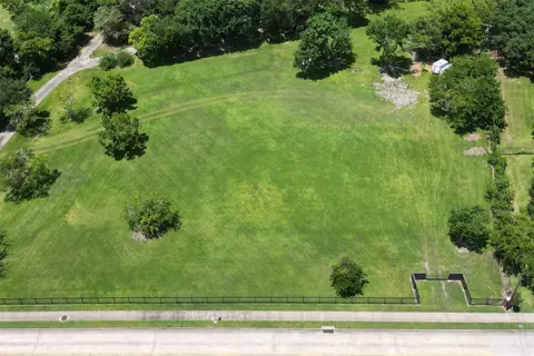 1031 Louisiana Ave, League City, TX 77573
