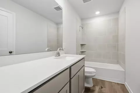 Bath - 9712 Caney Bend Rd, Conroe, TX 77303 photo 1 of 1