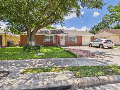 113 W Riverwood Dr, Houston, TX 77076