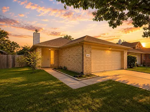 Exterior - 2615 Spring Dusk Ln, Spring, TX 77373 photo 2 of 4