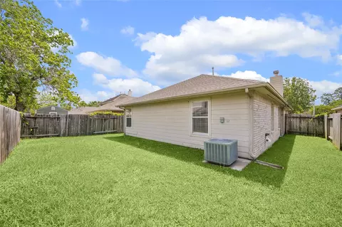 Exterior - 2615 Spring Dusk Ln, Spring, TX 77373 photo 3 of 4