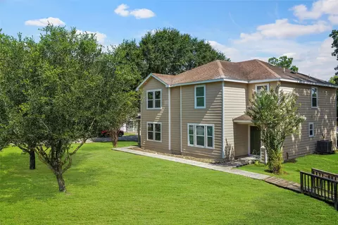 1123 Runneburg Rd, Crosby, TX 77532