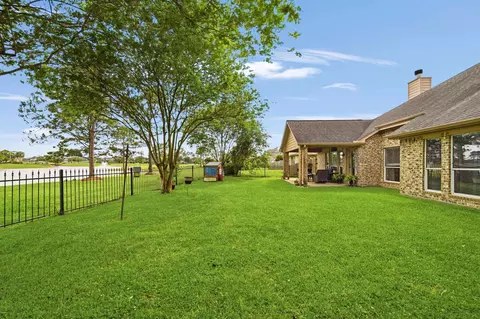1575 Garden Lakes Dr, Friendswood, TX 77546