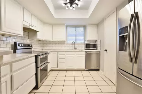 5005 Georgi Ln #107, Houston, TX 77092