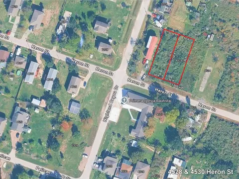 4528 4530 Heron St, Hitchcock, TX 77563