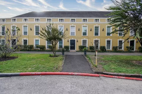 5200 Arboles Dr #2, Houston, TX 77035