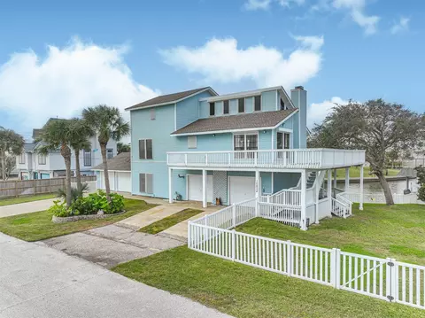 12822 Santiago Cir, Galveston, TX 77554