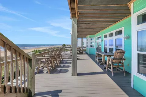 2396 Sand Drift Ln, Crystal Beach, TX 77650