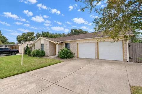 5515 Saxon Dr, Houston, TX 77092