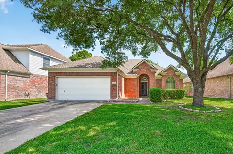 9846 N Villa Dr, Houston, TX 77064