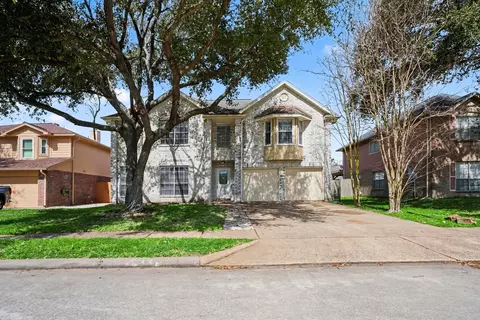 622 Oak Hill Dr, Kemah, TX 77565