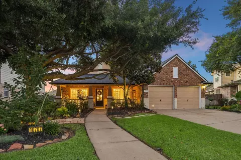 10707 Barker Lake Ct, Cypress, TX 77433