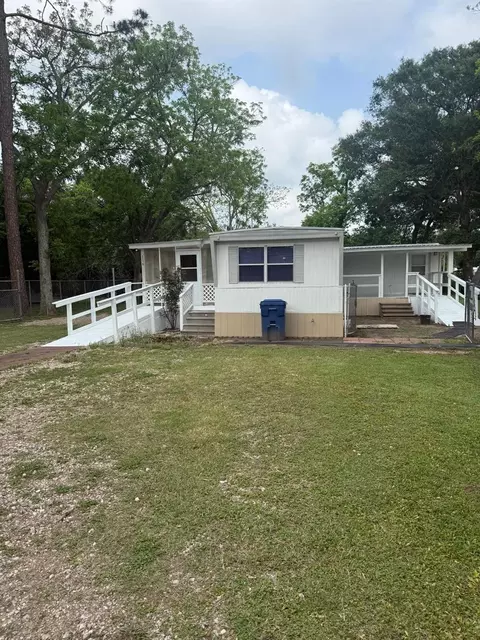 116 Avenue C, Brazoria, TX 77422