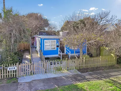609 Sealy Ave, Galveston, TX 77550