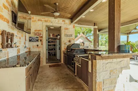 Kitchen - 620 Brit Baily Blvd, Angleton, TX 77515 photo 7 of 7