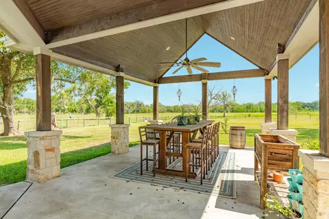 Exterior - 620 Brit Baily Blvd, Angleton, TX 77515 photo 10 of 14