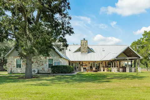 Exterior - 620 Brit Baily Blvd, Angleton, TX 77515 photo 9 of 14