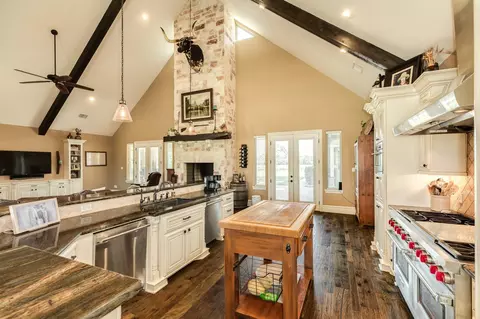 Kitchen - 620 Brit Baily Blvd, Angleton, TX 77515 photo 2 of 7