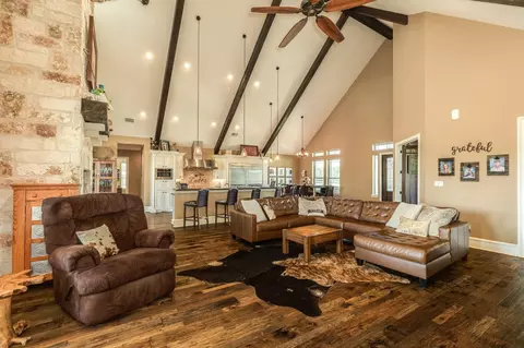 Living - 620 Brit Baily Blvd, Angleton, TX 77515 photo 2 of 3