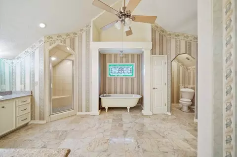 Bath - 245 Shadow Dr, Hemphill, TX 75948 photo 2 of 3