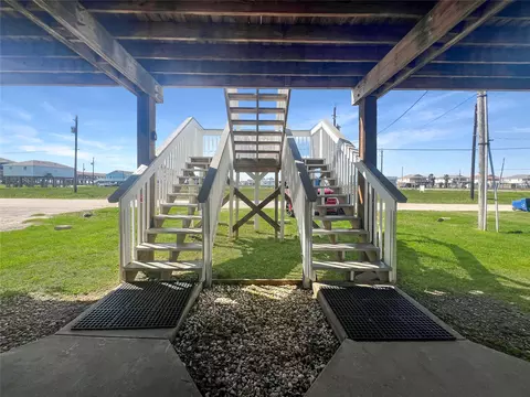 Exterior - 81 Santar Loop, Surfside Beach, TX 77541 photo 5 of 7
