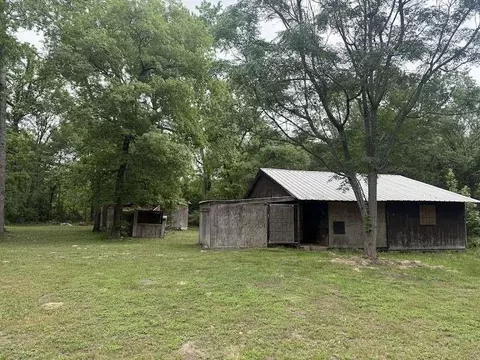 19761 Harris Ln, Montgomery, TX 77316