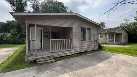 8606 Prairie View Dr, Houston, TX 77088