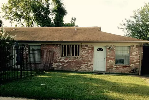 1609 Elmview Dr, Houston, TX 77080