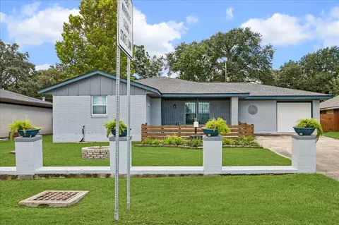 1115 25th Ave N, Texas City, TX 77590