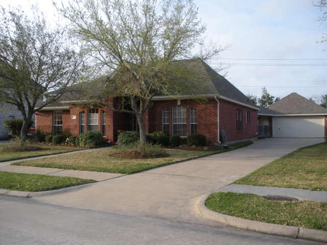 7631 Rainbow Bend Dr, Pasadena, TX 77505 photo 1