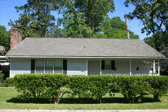 404 W Semands St, Conroe, TX 77301 photo 1