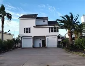 1318 Hawaii Dr, Tiki Island, TX 77554