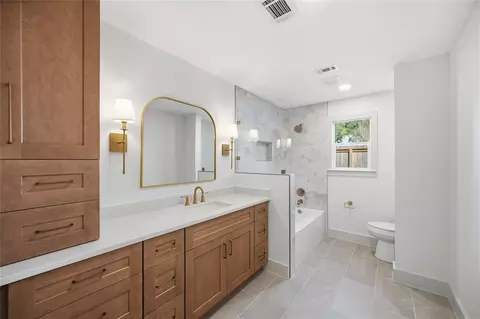 11303 Olympia Dr, Houston, TX 77077