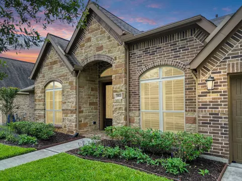 18828 Collins View Dr, New Caney, TX 77357