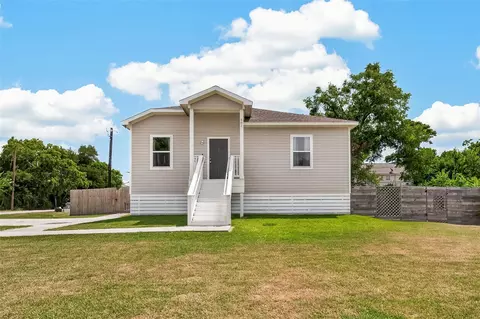 403 S 2nd St, La Porte, TX 77571