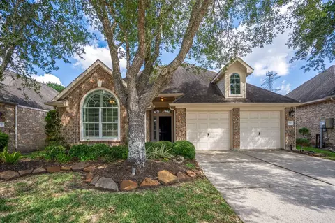 5210 Cottonwood Creek Ln, League City, TX 77573