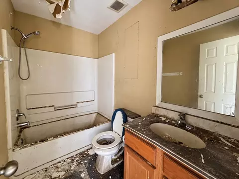 Bath - 22815 Red Leo Ln, Spring, TX 77389 photo 1 of 1