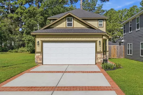 716 Old Magnolia Rd, Conroe, TX 77304