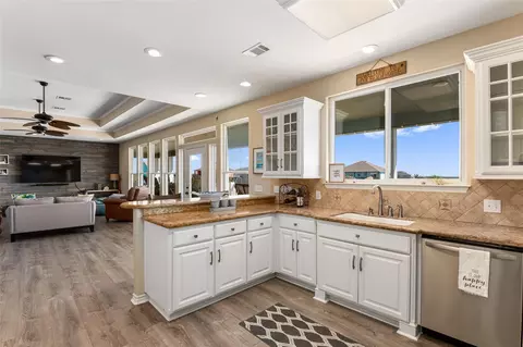 Kitchen - 200 Mobile, Crystal Beach, TX 77650 photo 4 of 5