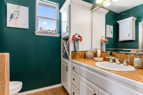 Bath - 200 Mobile, Crystal Beach, TX 77650 photo 6 of 10