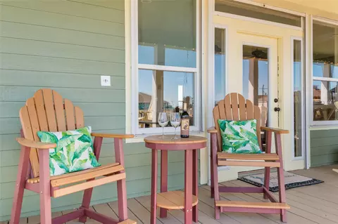 Exterior - 200 Mobile, Crystal Beach, TX 77650 photo 5 of 8