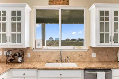 Kitchen - 200 Mobile, Crystal Beach, TX 77650 photo 5 of 5