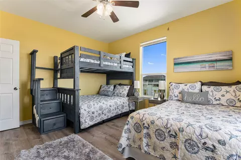 Bedroom - 200 Mobile, Crystal Beach, TX 77650 photo 9 of 10
