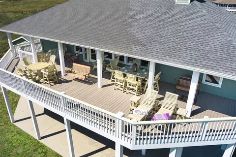 Exterior - 200 Mobile, Crystal Beach, TX 77650 photo 3 of 8