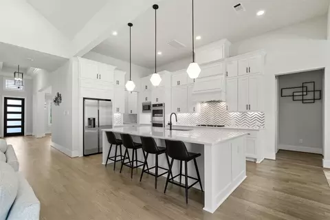 Kitchen - 27720 Hazelbrook Ln, Spring, TX 77386 photo 4 of 5