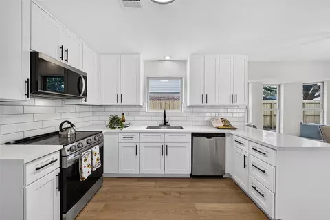 Kitchen - 707 Cranfield Ct, Katy, TX 77450 photo 2 of 3