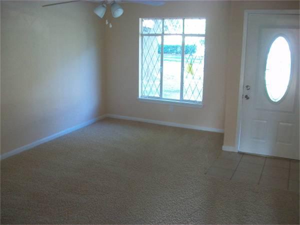 2227 Raspberry Ln, Pasadena, TX 77502 photo 1