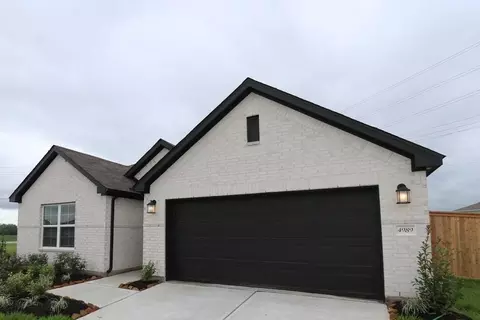 4989 Perennial Ln, La Marque, TX 77568
